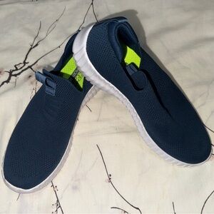 Sketchers Navy Blue Slip-On Sneakers/SZ 5